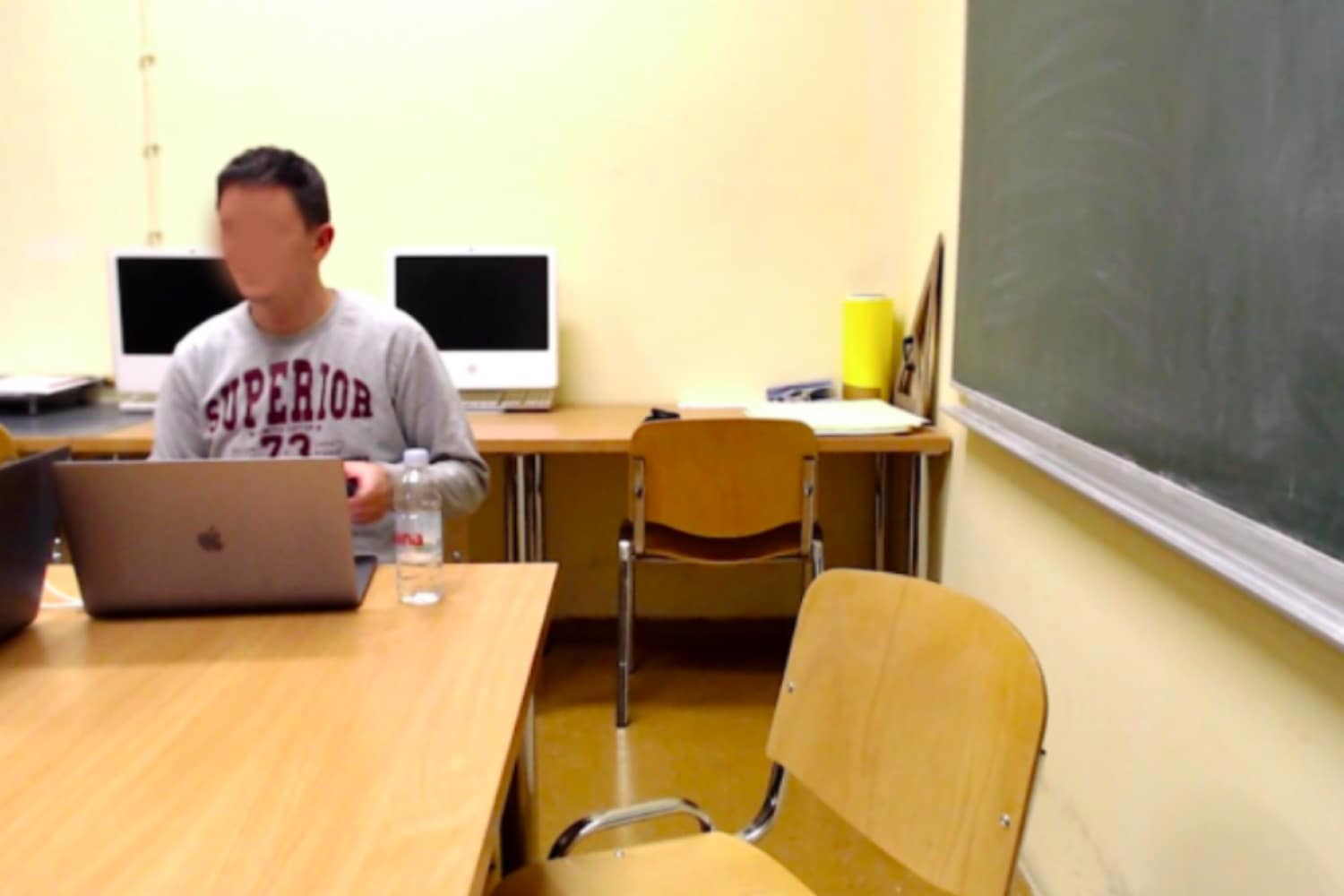 SDK for scanning documents - Camera 3 - another angle of the user